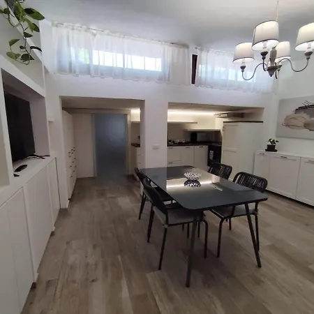 Smeralda House